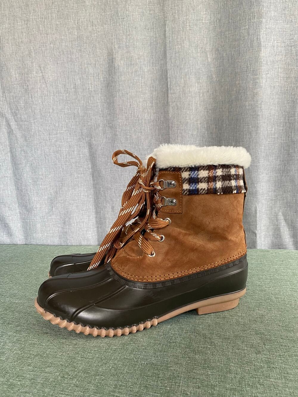 Maurices Whitney Duck Boots Women Size 9 M Brown Suede Faux Fur Plaid Winter